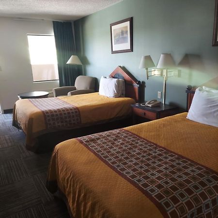 Shelaine Inn Jeffersonville ภายนอก รูปภาพ