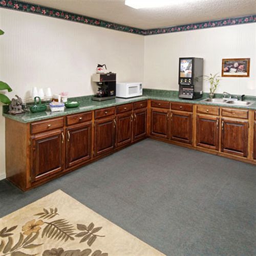 Shelaine Inn Jeffersonville ภายนอก รูปภาพ